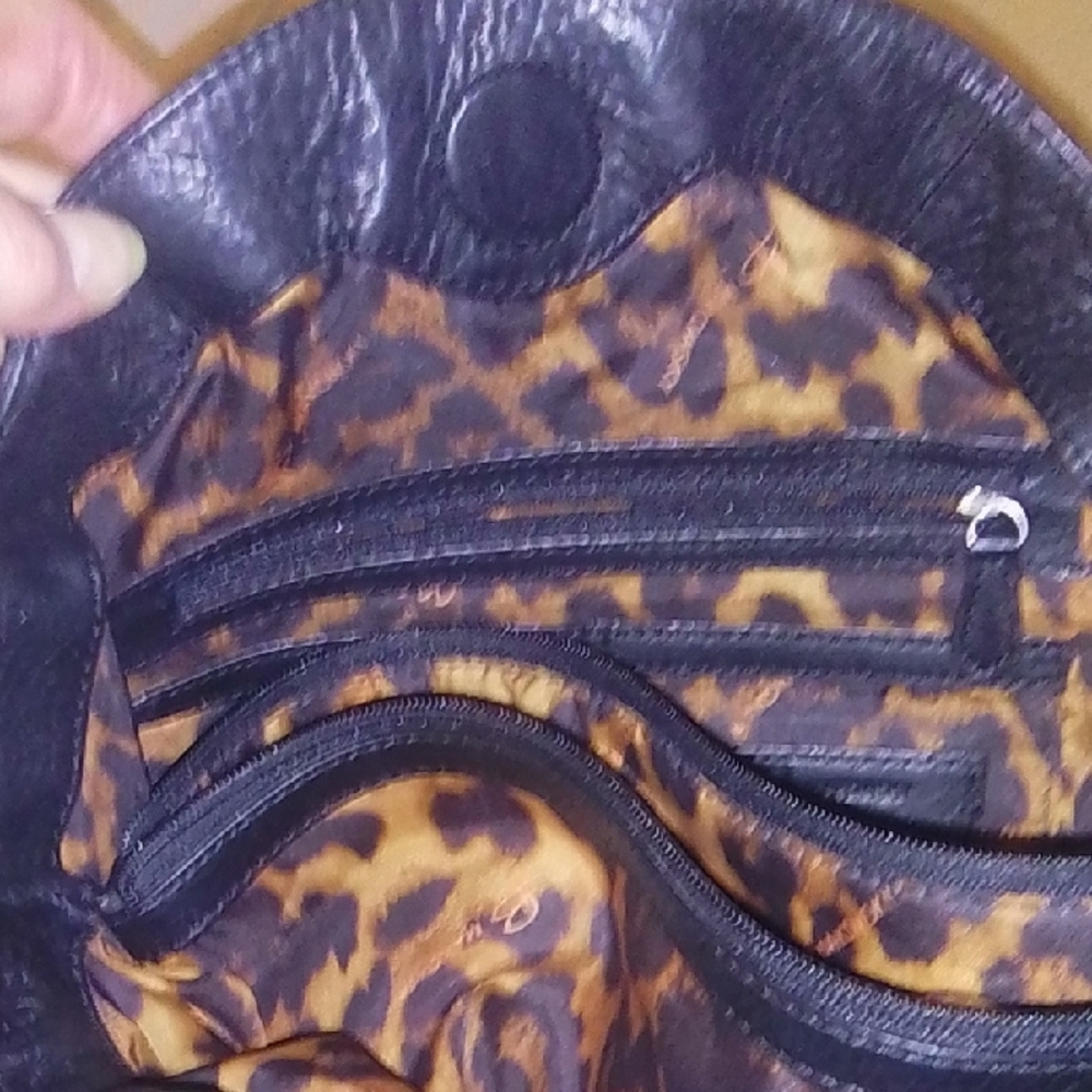 B. Makowsky Black Leather Shoulder Bag - Picture 10 of 10